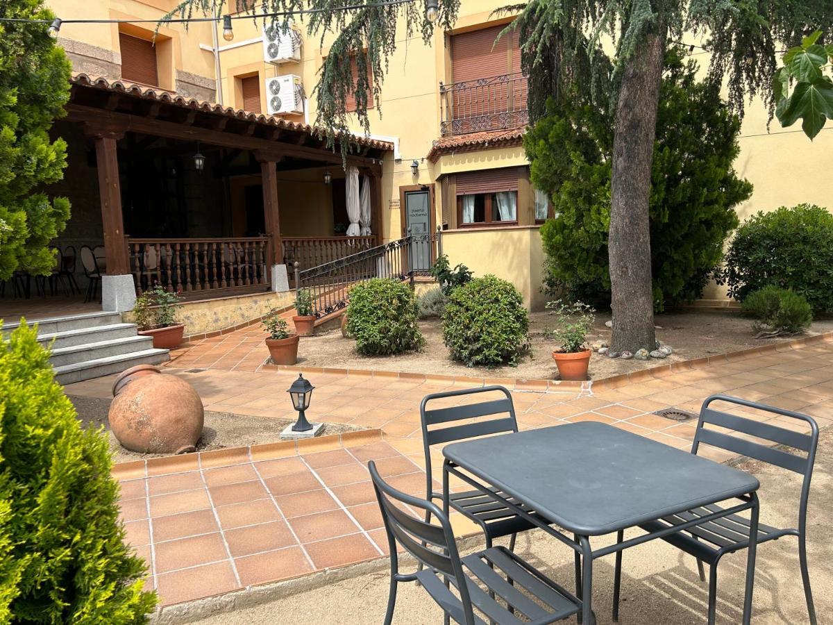 Hotel El Castrejon Cebreros Exterior foto
